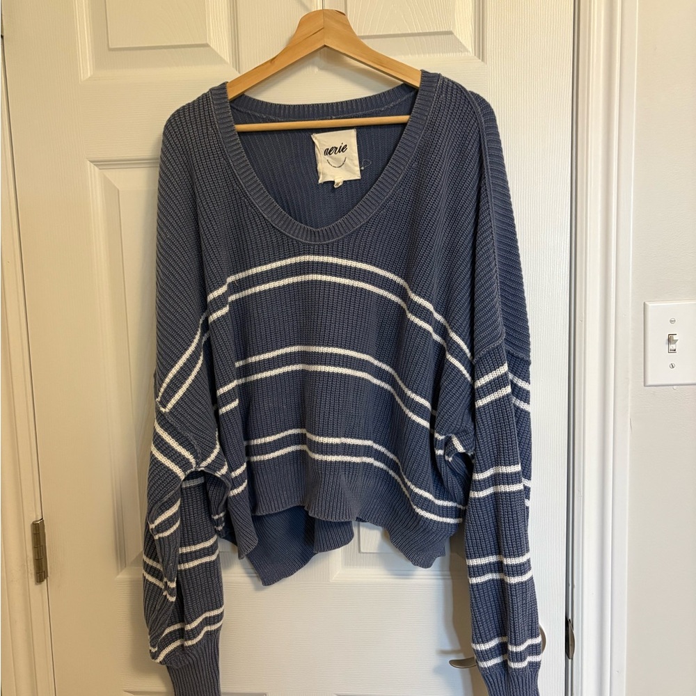Aerie Blur and White V-Neck Sweater